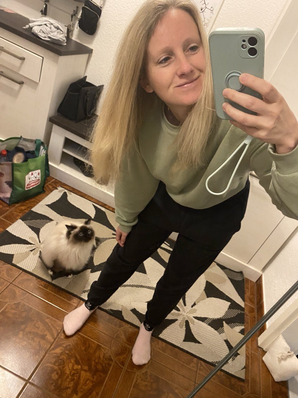 Lía con un gatito Ragdoll